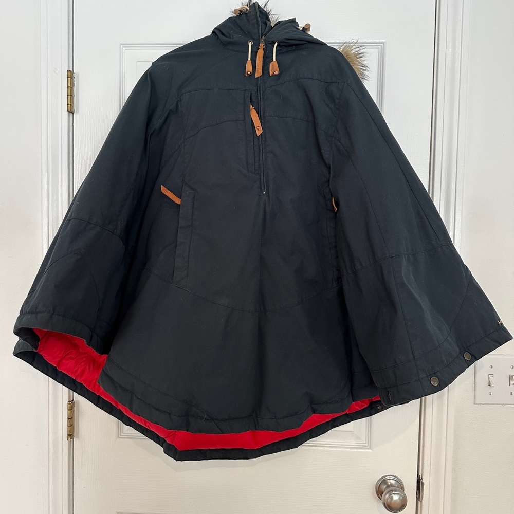 Fjallraven Luhkka Cape/Poncho/Jacket with Fur-trimmed Hood - size Small